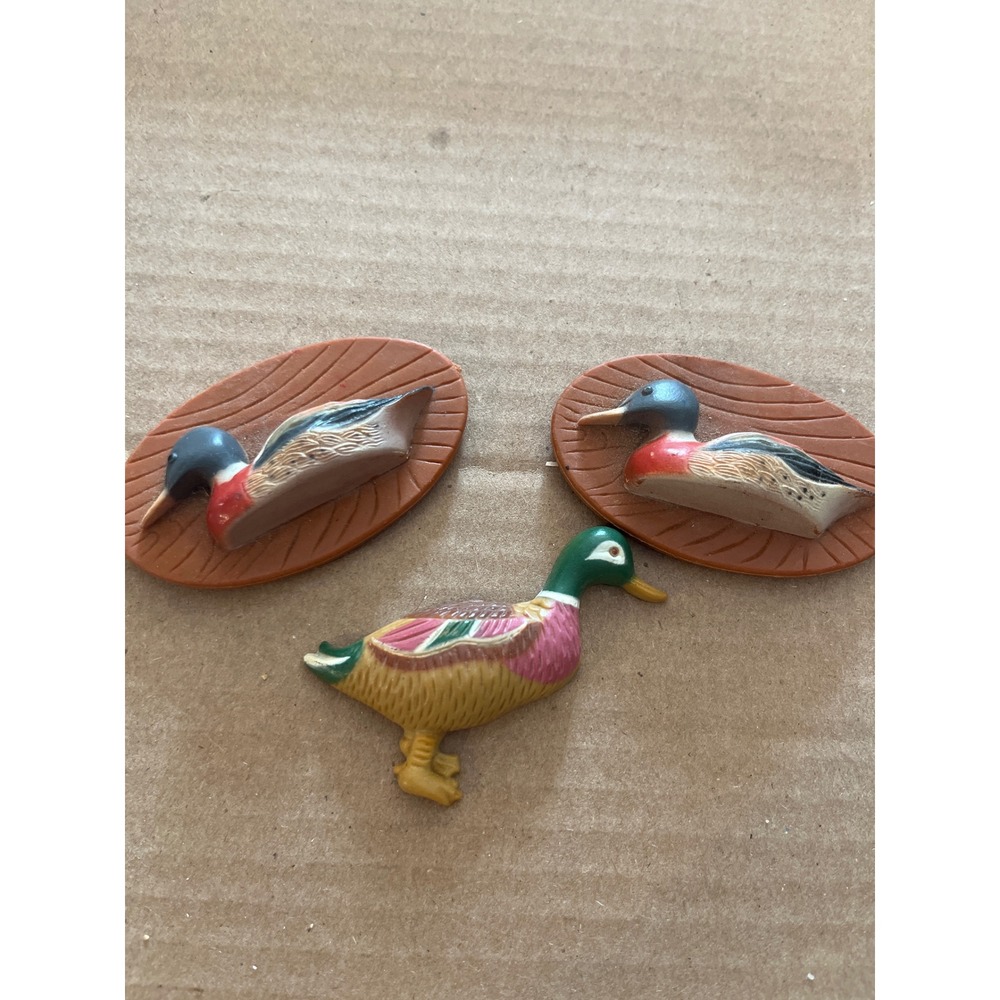 Vintage‎ Mallard Duck Figurine and Oval Plaque Set 3pc Rustic magnets